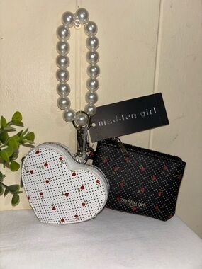 Madden Girl White & Black Floral Heart Coin Pouch Set with Pearl Strap